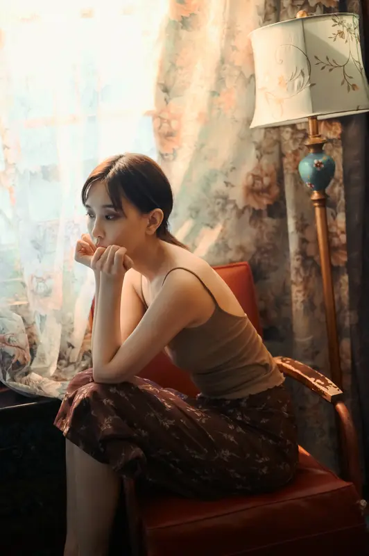 2020.08.14 NO.689 妍妍《黯然》 - 雅拉伊
